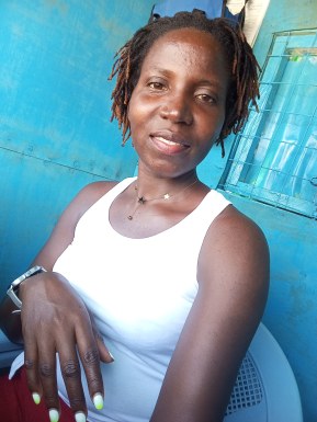 <span>Caro, 35</span>&nbsp;<span style='width: 25px; height: 16px; float: right; background-image: url(/bitmaps/flags_small/KE.PNG)'>&nbsp;</span><br><span>Ndunyu Njer, Kenia</span>&nbsp;<input type='button' class='joinbtn' style='float: right' value='JOIN NOW' />