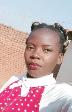 <span>Effie, 24</span>&nbsp;<span style='width: 25px; height: 16px; float: right; background-image: url(/bitmaps/flags_small/MI.PNG)'>&nbsp;</span><br><span>Lilongwe, Malawi</span>&nbsp;<input type='button' class='joinbtn' style='float: right' value='JOIN NOW' />