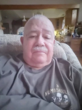 <span>Mike, 76</span>&nbsp;<span style='width: 25px; height: 16px; float: right; background-image: url(/bitmaps/flags_small/US.PNG)'>&nbsp;</span><br><span>Defiance, Estados Unidos de América</span>&nbsp;<input type='button' class='joinbtn' style='float: right' value='JOIN NOW' />