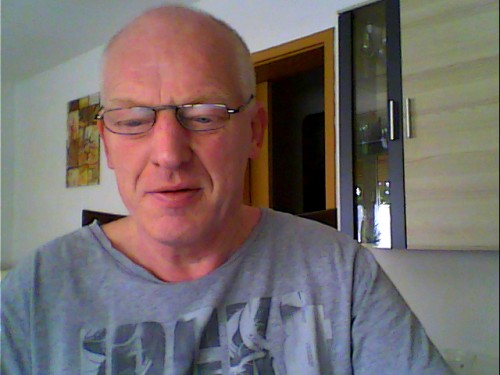 <span>Milchbauerdu, 70</span>&nbsp;<span style='width: 25px; height: 16px; float: right; background-image: url(/bitmaps/flags_small/DE.PNG)'>&nbsp;</span><br><span>Duisburg, Alemanha</span>&nbsp;<input type='button' class='joinbtn' style='float: right' value='JOIN NOW' />