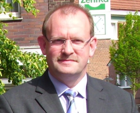 <span>Uwe, 61</span>&nbsp;<span style='width: 25px; height: 16px; float: right; background-image: url(/bitmaps/flags_small/DE.PNG)'>&nbsp;</span><br><span>Muenster, Germany</span>&nbsp;<input type='button' class='joinbtn' style='float: right' value='JOIN NOW' />