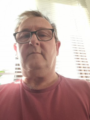 English men looking for love