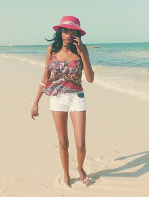 <span>Eva, 33</span>&nbsp;<span style='width: 25px; height: 16px; float: right; background-image: url(/bitmaps/flags_small/KE.PNG)'>&nbsp;</span><br><span>Mombasa, Kenia</span>&nbsp;<input type='button' class='joinbtn' style='float: right' value='JOIN NOW' />