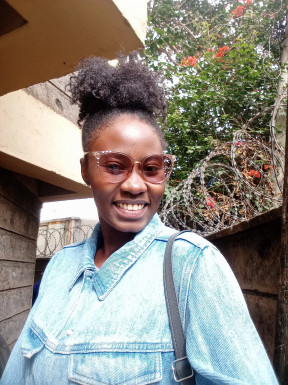 <span>Emily , 23</span>&nbsp;<span style='width: 25px; height: 16px; float: right; background-image: url(/bitmaps/flags_small/KE.PNG)'>&nbsp;</span><br><span>Nairobi, Kenya</span>&nbsp;<input type='button' class='joinbtn' style='float: right' value='JOIN NOW' />