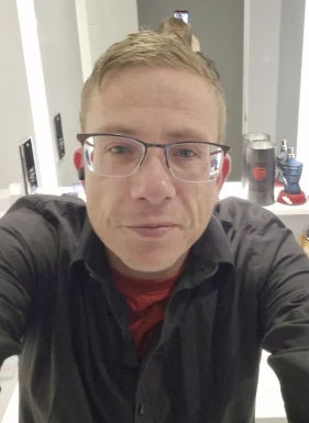 English men looking for love