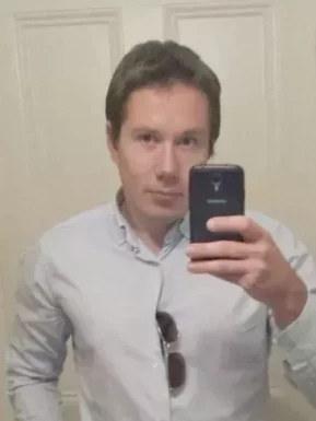 English men looking for love