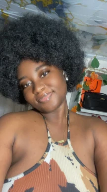 <span>Lesly, 24</span>&nbsp;<span style='width: 25px; height: 16px; float: right; background-image: url(/bitmaps/flags_small/CM.PNG)'>&nbsp;</span><br><span>Douala, Cameroon</span>&nbsp;<input type='button' class='joinbtn' style='float: right' value='JOIN NOW' />