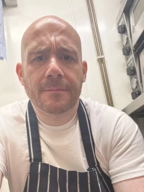 English men looking for love