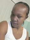 Stephanie, 32&nbsp;років